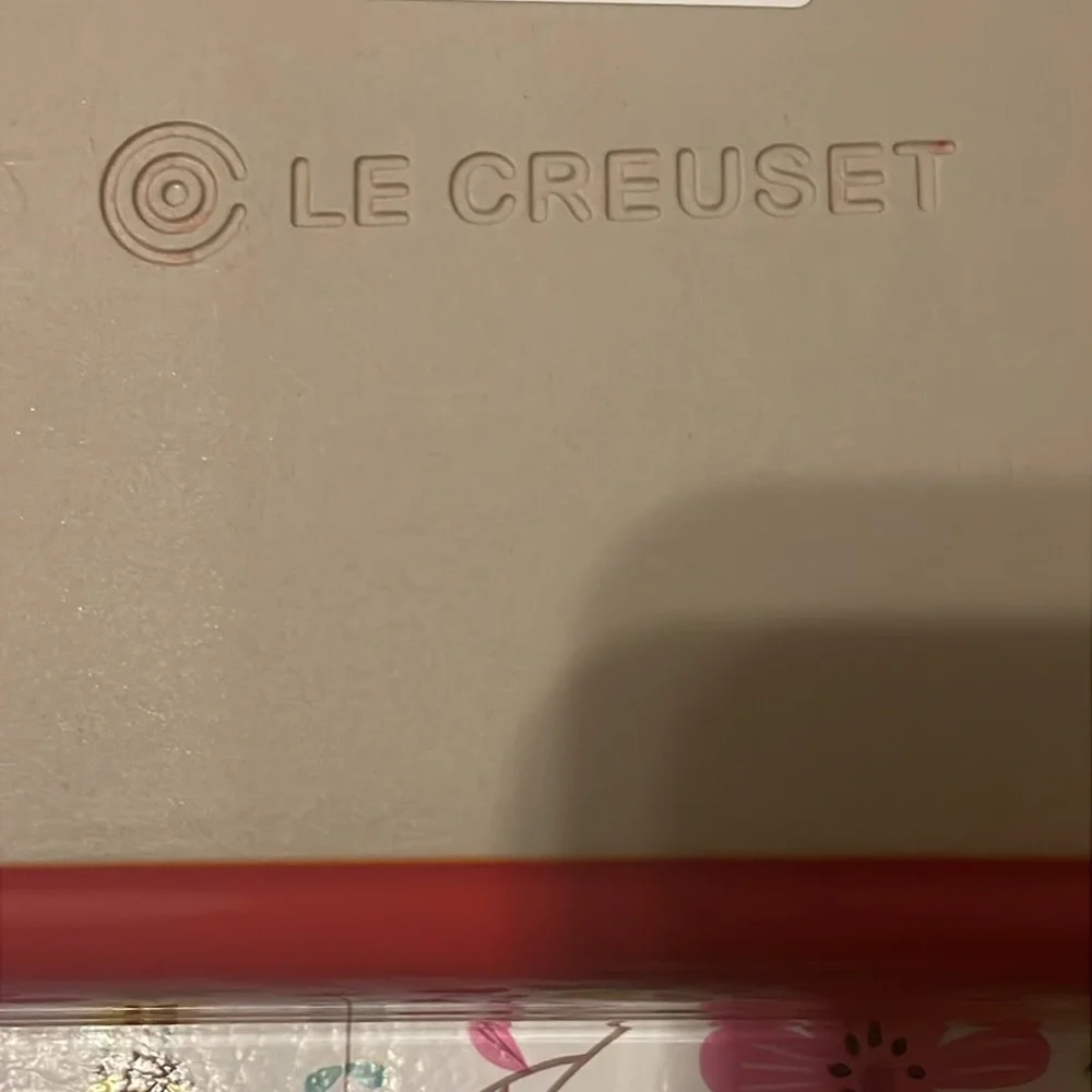 Le CREUSET 6"x6” Square Petite Stonewear Baking Dish - Flame - Picture 3 of 7